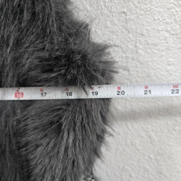 Chic Women’s Faux Fur Vest – Black & White Houndstooth Belted Long Sleeveless... - Picture 10 of 10